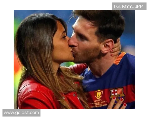 足球明星与中国女友的浪漫爱情故事揭示了跨国恋情的挑战与美好