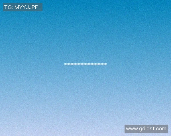 篮球明星比赛中鞋底意外脱落引发热议球迷纷纷讨论运动装备安全性